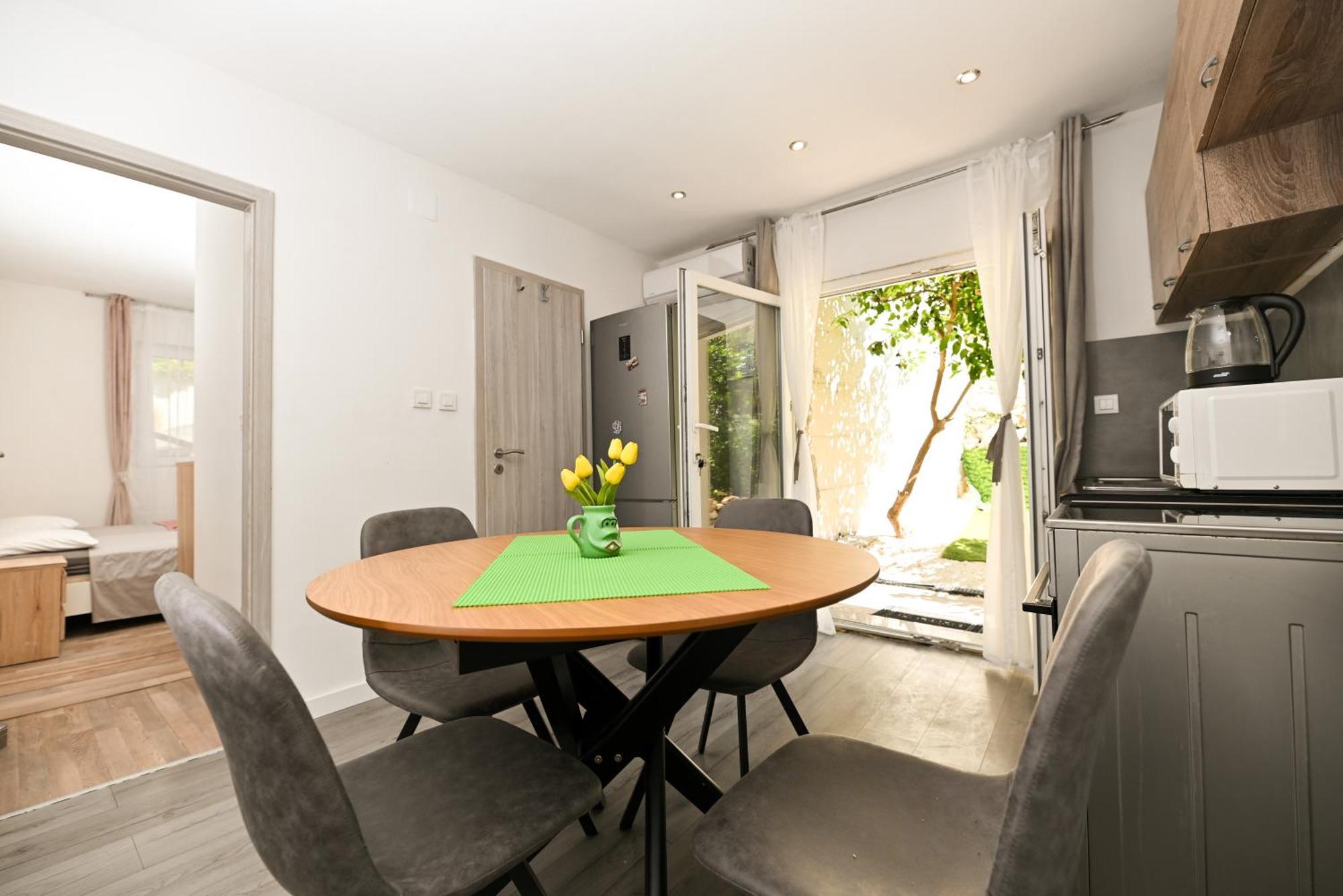 New,Close To The Beach Apartment With Domestic Olive Oil And Wine Trogir Exterior foto