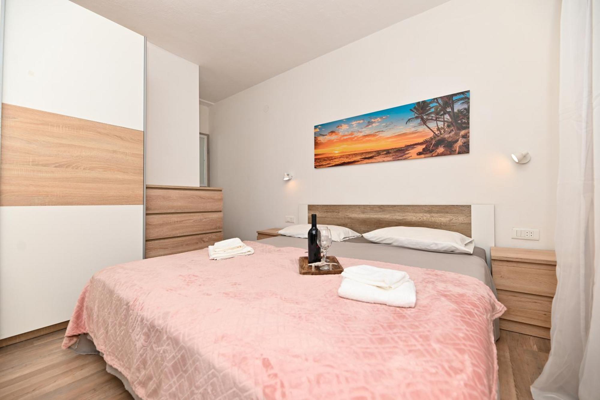 New,Close To The Beach Apartment With Domestic Olive Oil And Wine Trogir Exterior foto