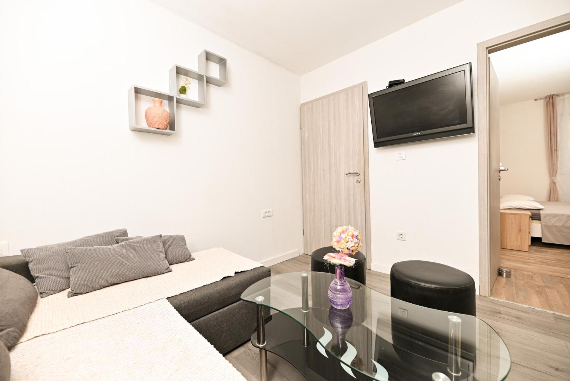 New,Close To The Beach Apartment With Domestic Olive Oil And Wine Trogir Exterior foto